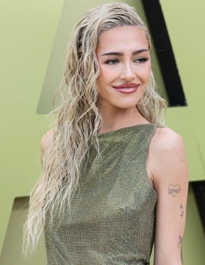 Delilah Belle Hamlin au défilé Versace
