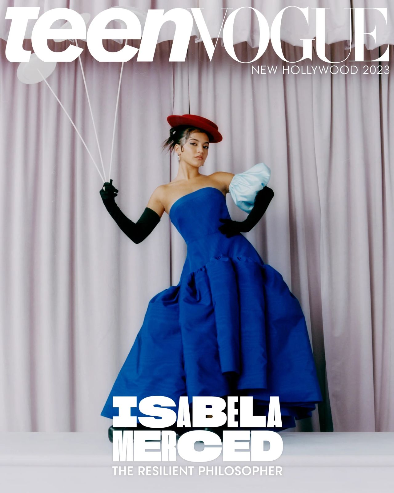 Isabela Merced dans Teen Vogue magazine