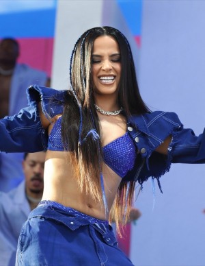 photos Becky G