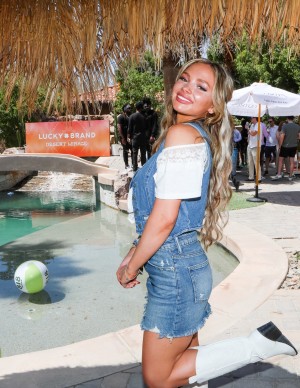 photos Natalie Alyn-Lind