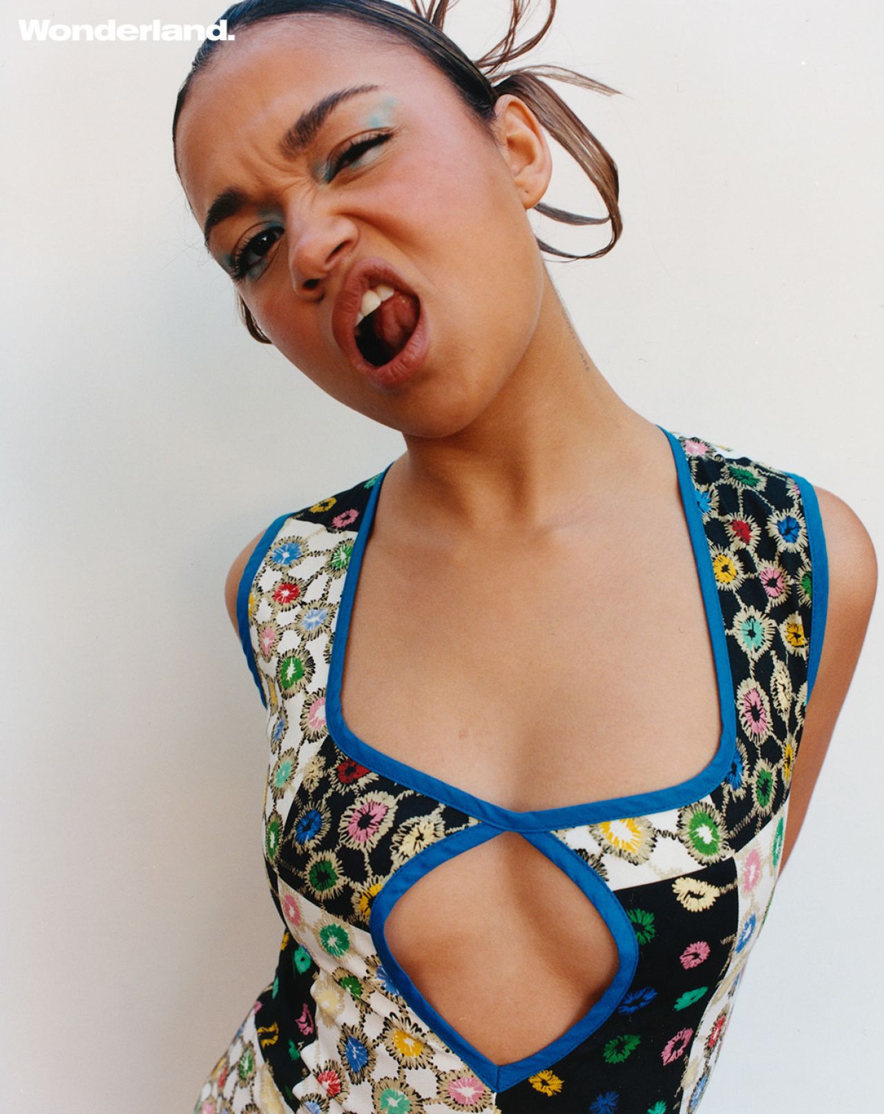 Shooting Madison Bailey pour Wonderland Magazine