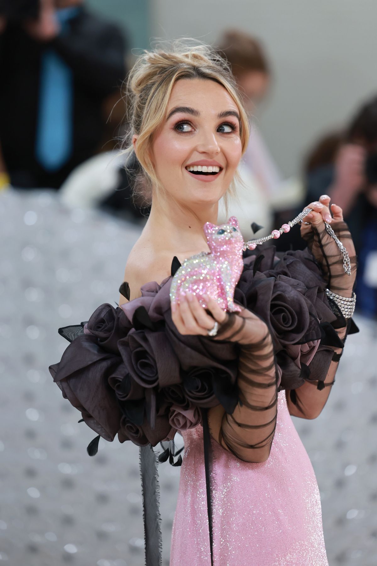 Chloe Fineman au Met Gala 2023 à New York (défilé Karl Lagerfeld)