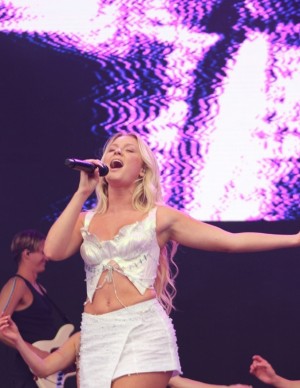 photos Zara Larsson