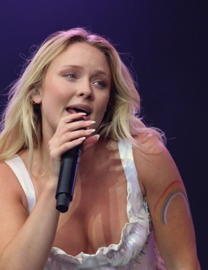 photos Zara Larsson