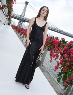 photos Kaitlyn Dever