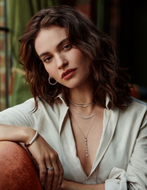 photos Lily James