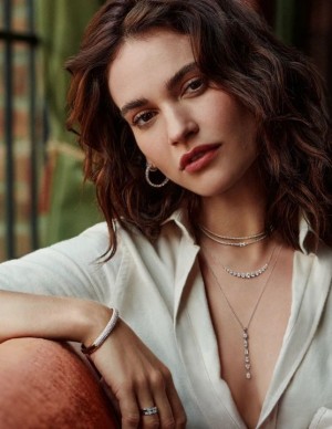 photos Lily James