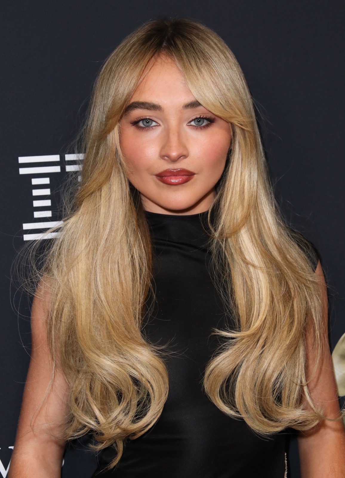 Sabrina Carpenter en soirée aux Grammy à Los Angeles - 14 février 2024