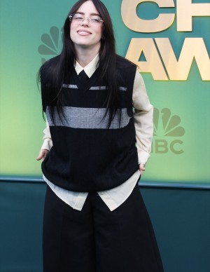 Billie Eilish pas du tout sexy aux people's Choice Awards à Santa Monica