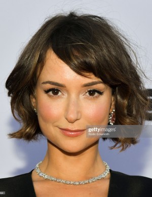 photos Milana Vayntrub