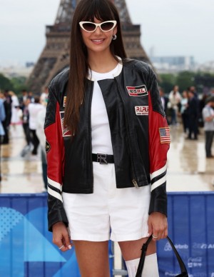 Nina Dobrev : sportive en talons aux JO de Paris