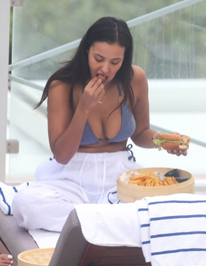 photos Maya Jama 