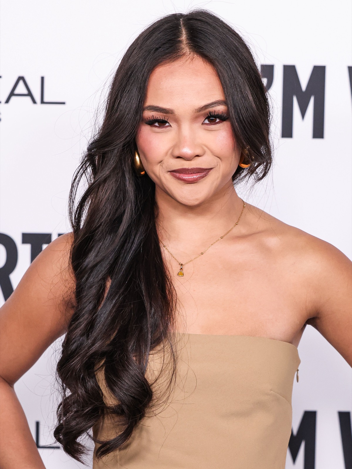 Jenn Tran illumine la célébration Women of Worth de L'Oréal à Los Angeles