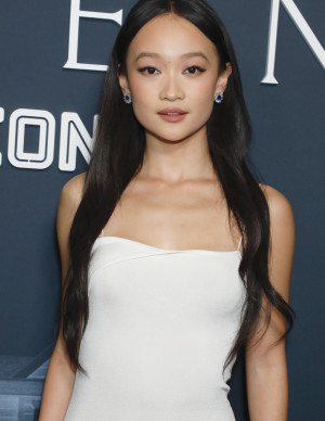Callina Liang : élégance immaculée pour une nuit surnaturelle à New York