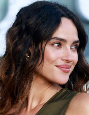 photos Adria Arjona