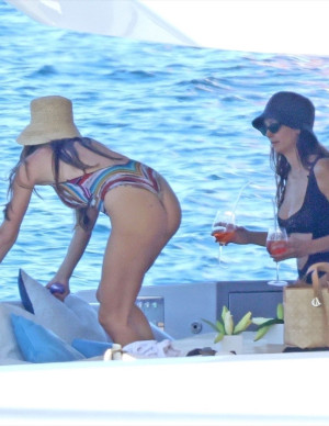 photos Nina Dobrev