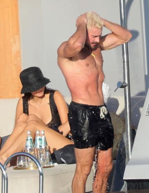 photos Nina Dobrev