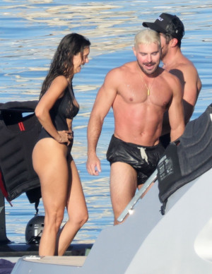 photos Nina Dobrev