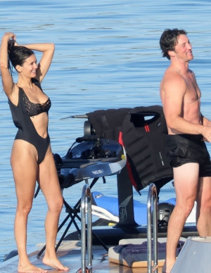 photos Nina Dobrev