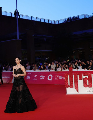 photos Matilda De Angelis