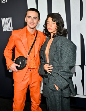 photos Odessa A'zion