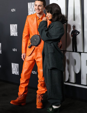 photos Odessa A'zion