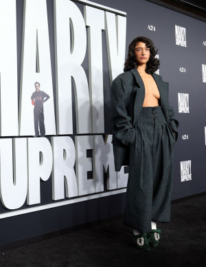 photos Odessa A'zion