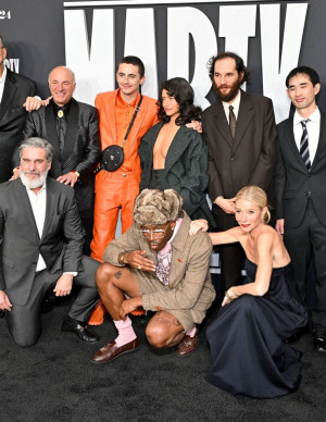 photos Odessa A'zion