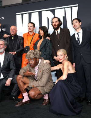 photos Odessa A'zion