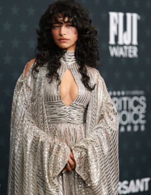 photos Odessa A'zion