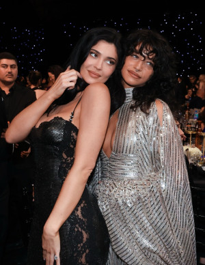 photos Odessa A'zion