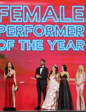 photos Jennifer White