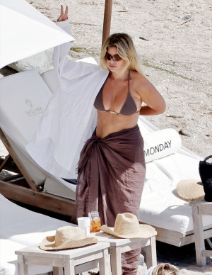 photos Natasha Oakley