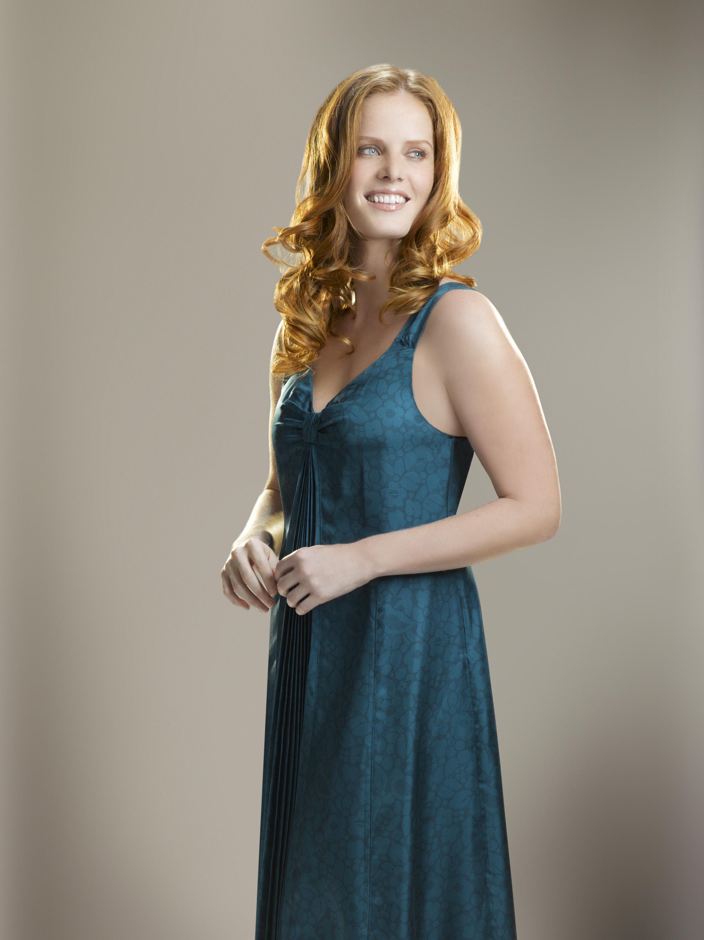 Rebecca Mader Nue 35 Photos Biographie News De Stars